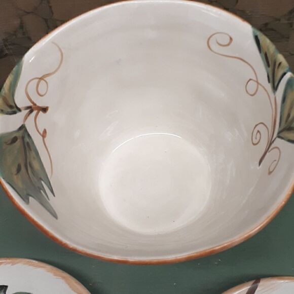 Tabletops Gallery Napa 10" Serving Bowl & set of 2 matching 9" salad plates - Picture 3 of 10